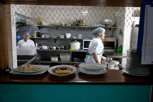 Dishes leaving the kitchen at Sonia